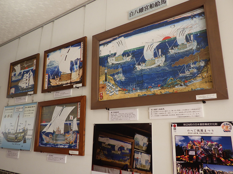 日本遺産「北前船寄港地」展示コーナーをご利用ください。